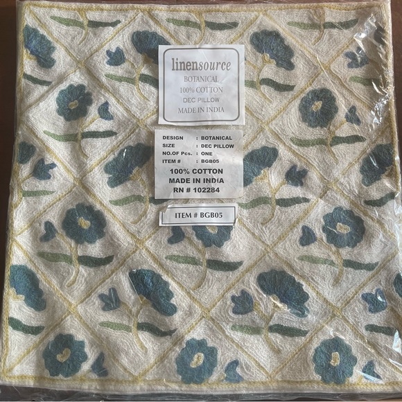 Pillow cover - Picture 2 of 4